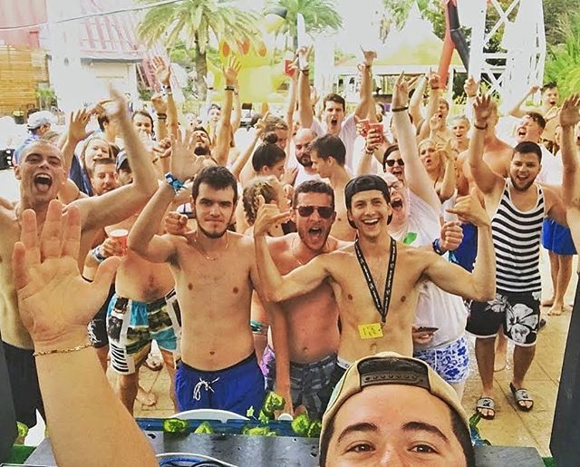 DJamesBouin's tweet image. PoolParty au Pacha
#Salou #FunBreak #PachaLaPineda #Pacha #LaPineda #PoolParty #MaveMusic #Espagne #Spain bit.ly/2NEB2Uo