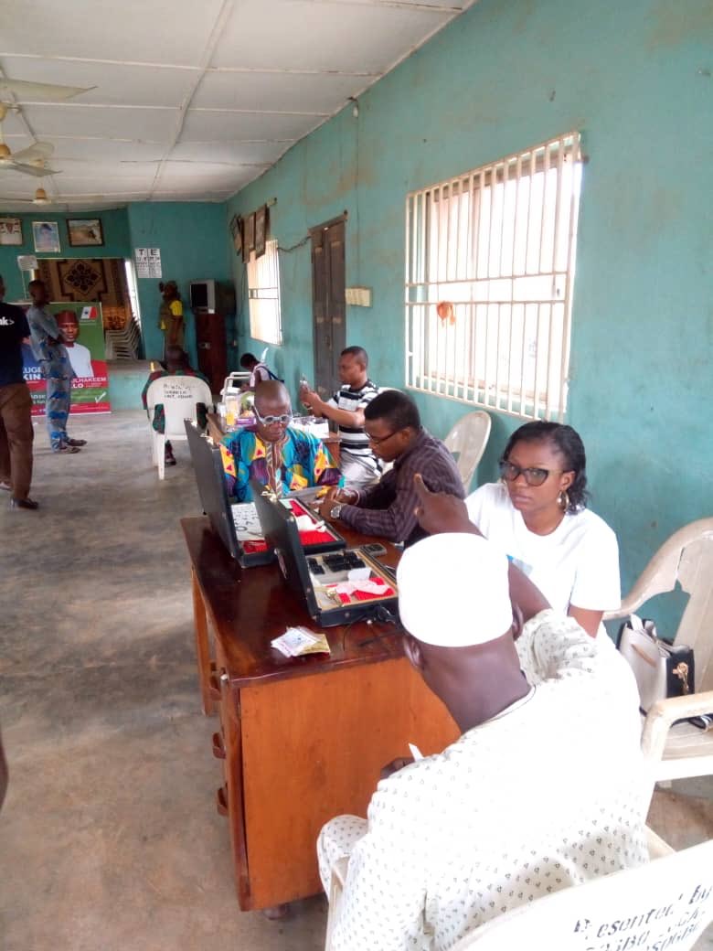 atunse2018's tweet photo. Olugbenga Akintola Foundation Medical Mission – Free Healthcare &amp; Eye Clinic ongoing at NURTW - Oke Ijetu garage, Osogbo. https://t.co/yCy5lLFFsg