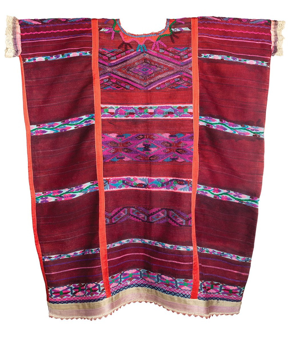 MiMuseoIndigena's tweet photo. A través del #ArteTextil, las mujeres tsa jujmií'/#chinantecas de #Oaxaca, como en otros pueblos originarios, plasman la historia de sus antepasados, a través de diseños que expresan sus costumbres, su cosmovisión y su relación con la naturaleza.
Foto: MIchel Zabé. https://t.co/61hacHZ7t6