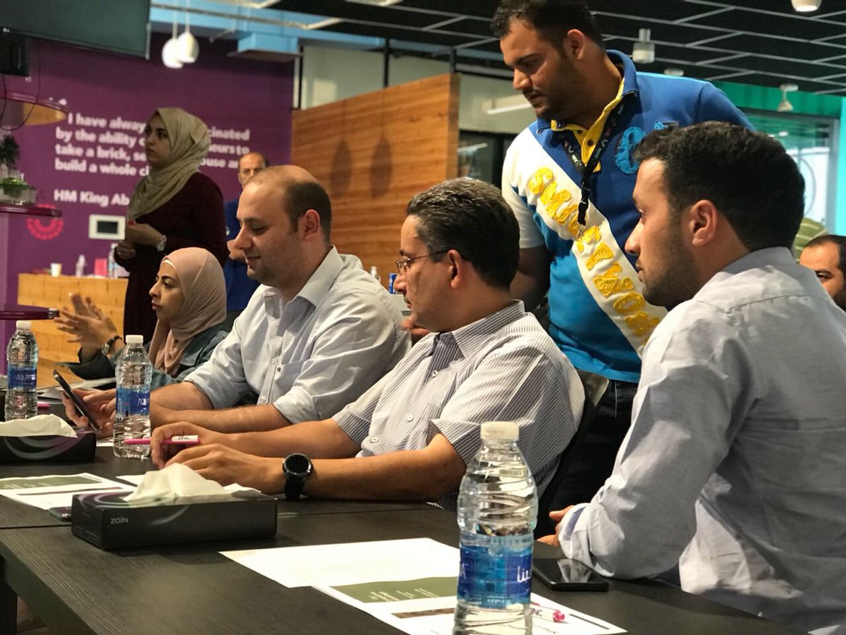 ZINCJordan's tweet photo. يوم مليء بالإبداع والأفكار المميزة خلال اليوم الثالث من جلسات هاكاثون التكنولوجيا الزراعية
في منصة زين للإبداع - شمال ستارت - إربد
#ZINCSS @ShamalStart https://t.co/HCoLjb1dhG