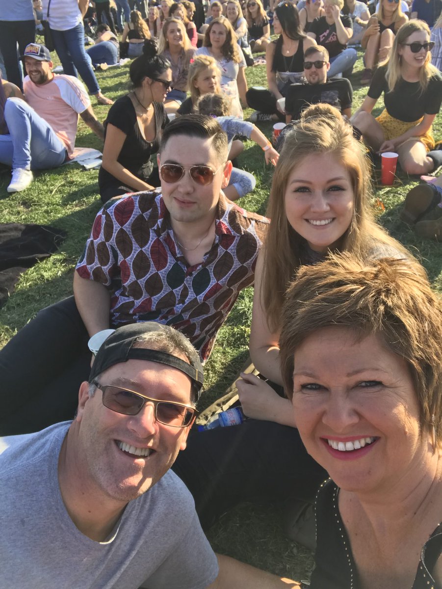 slimming_dawn's tweet photo. #GodivaFestival2018 #Godivaselfie https://t.co/v79bdxvZ5e
