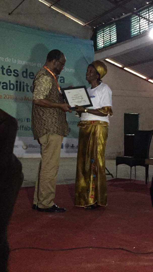LEJEDEV_BOFFA's tweet photo. Remises des satisfecits pour remercier les personnalités engagées dans la création du forum. 

#BoffaBouge #FJB2018 https://t.co/paWKgBHUuo