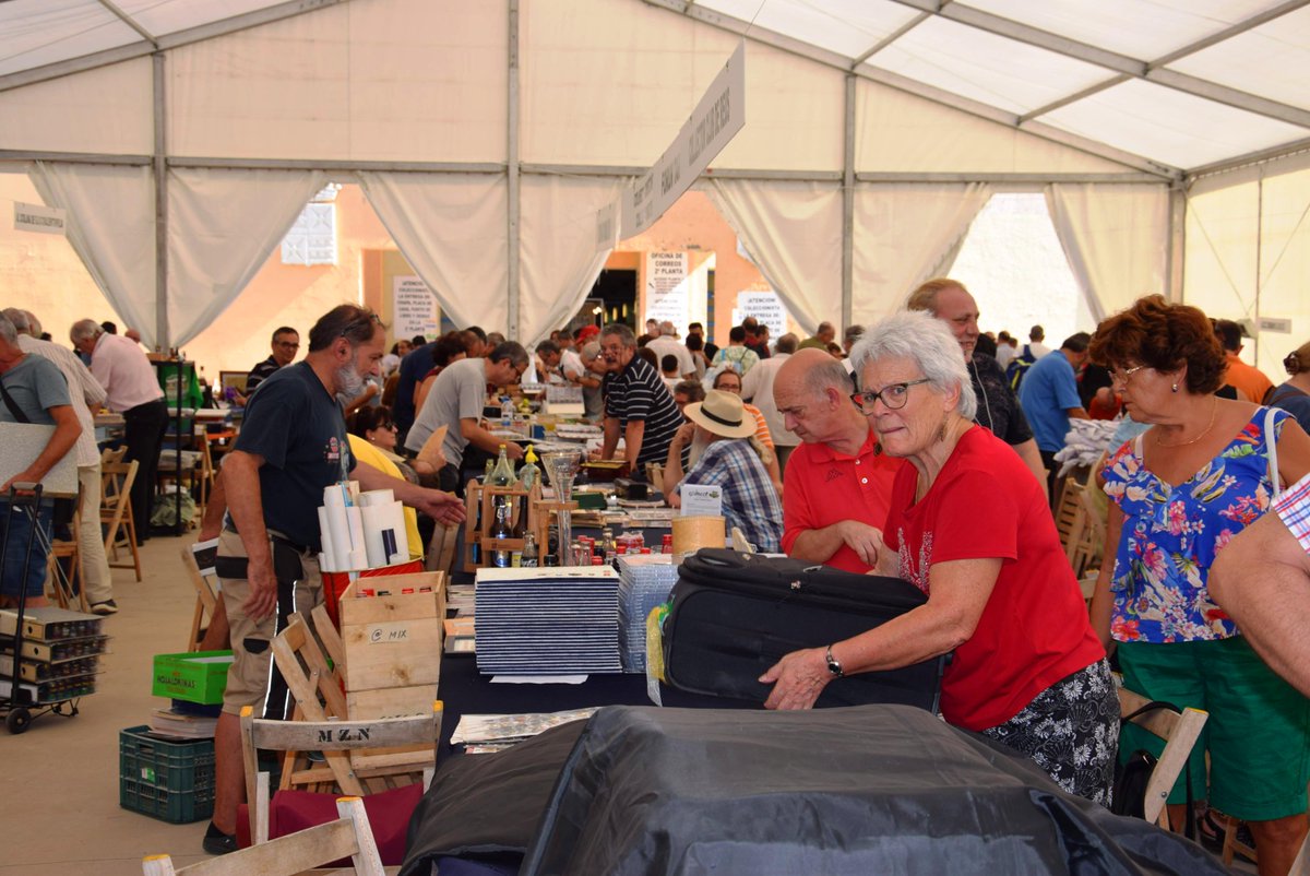 replega_feria's tweet photo. todo un éxito de visitantes en la XV edición de la feria del #coleccionismo de #monzon #feriasmonzon #replega #replega18 #Huesca https://t.co/XnSnTURC5C