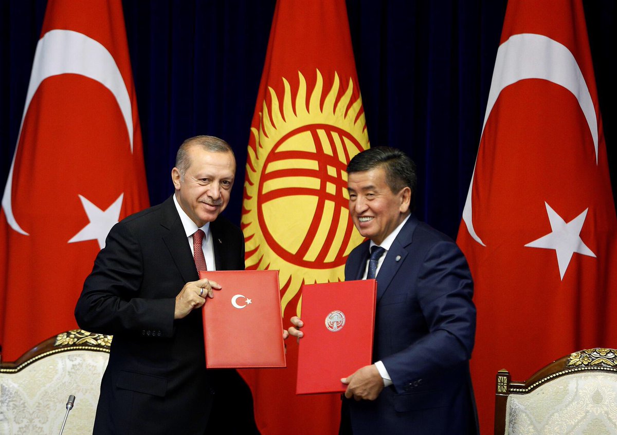 Akparti's tweet photo. Cumhurbaşkanımız Recep Tayyip Erdoğan ve Kırgızistan Cumhurbaşkanı Sooronbay Ceenbekov, Dördüncü Yüksek Düzeyli Stratejik İşbirliği Konseyi (YDSK) toplantısının ardından ortak basın toplantısı düzenledi. https://t.co/eneSm78SeZ