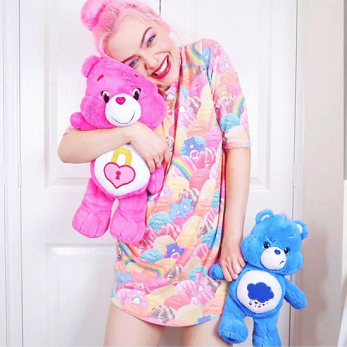SarahLouPorter's tweet image. ANNOUNCEMENT Im coming to Manchester Wed 5th Sep to have a Milkshake Date with Cheer Bear @carebears I want you to join us! Celebrate ahead of Share Your Care Day 8th Sep. Meet 1pm at @blackmilkcereal Manchester &amp;amp; theres Vegan options! #colorsofcaring #shareyourcareday #sponsored