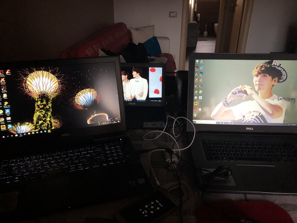 Borawook's tweet image. THIS looks pretty massive 🙃 #computerlife