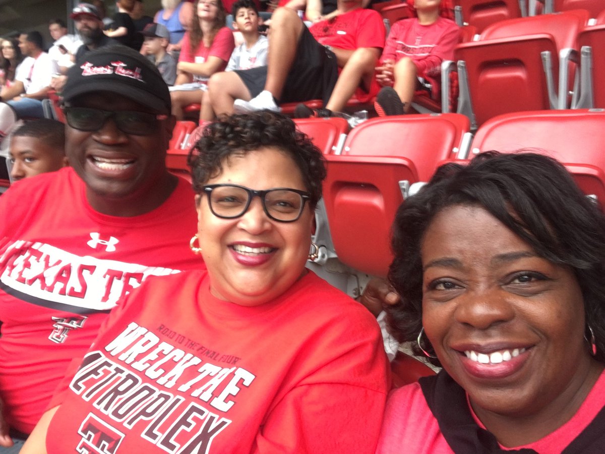 Enjoying the Texas Tech vs. Ole Miss game! 🏈 #AdvocareTexasKickoff #redraiders