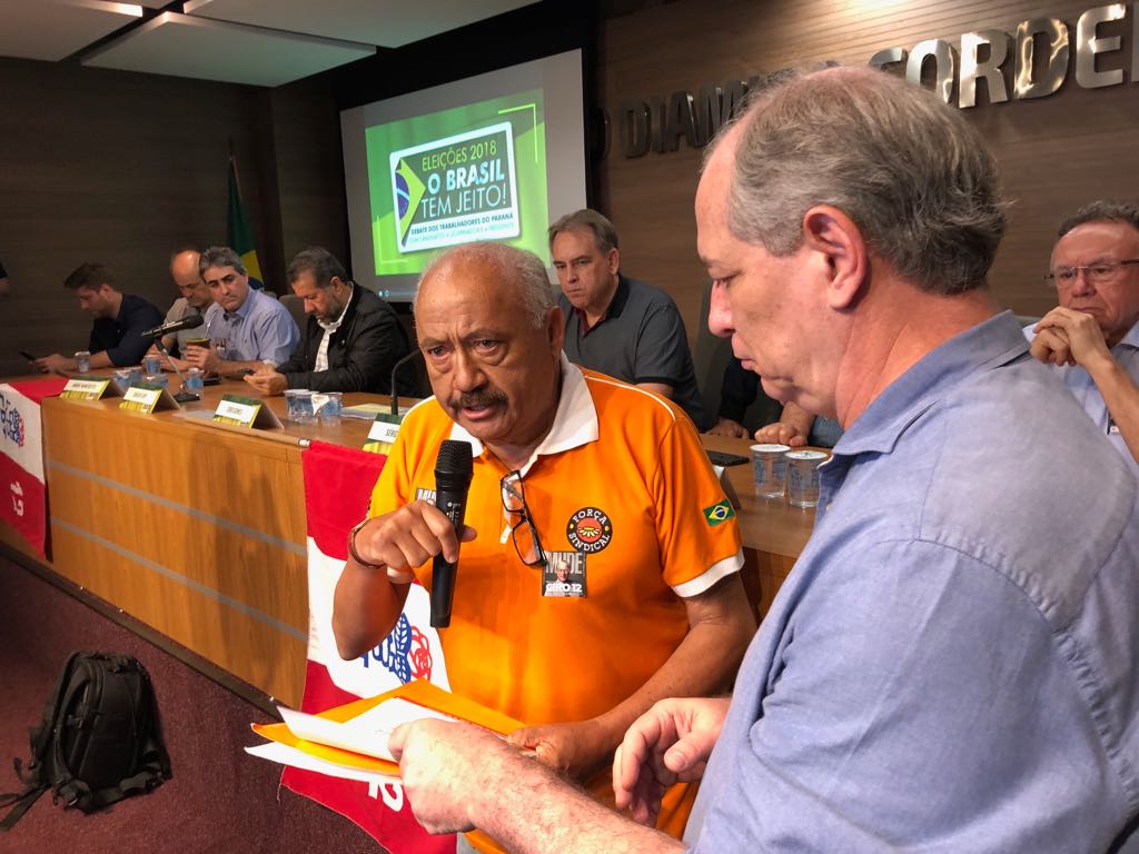 Ciro encontrou, esta manhã, trabalhadores, dirigentes e lideranças sindicais no evento “Eleições 2018 - O Brasil tem jeito” promovido pelo Sindicato dos Metalúrgicos da Grande Curitiba-PR.
