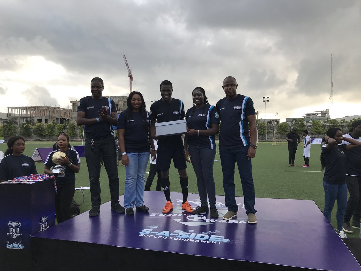 PremierCoolNG's tweet photo. Best Goalkeeper, Best Midfielder, Best Attacker, Top goalscorer, and Player of the tournament awards. The last two went to the same man. All hail @IBARU__ of #FastFiveFC. #PremierCoolTurfWars https://t.co/vatqWA9fhb