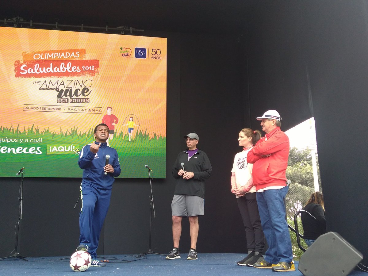 rauldiezcanseco's tweet photo. [Ahora] Con el gran Julio César Uribe y su famosa "cuchara", en un día de deporte y confraternidad en #ModoUsil con todos los colaboradores de San Ignacio de Loyola. Mente sana en cuerpo sano. https://t.co/geQ80390L8
