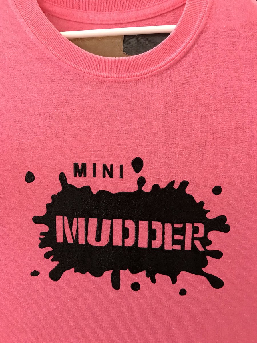 msmelanielavery's tweet photo. silk screening tees for the mud run!! @steameducentres #STEAMCentre #JrJumboMudRun https://t.co/MNdq18Gpgi
