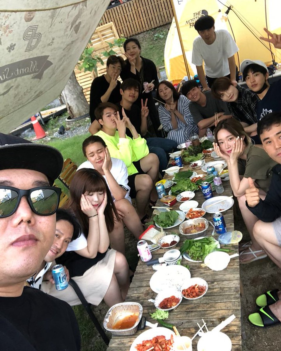 SoyaTurkey's tweet photo. [INSTAGRAM] 180901 _yulbba_ Güncellemesi, Soya ile

[TR] GH ailesi bugün güzelce eğlendiğimize göre bundan sonra sıkıca çalışalım!

Çeviri : Kim Soya Turkey

#soya #소야 https://t.co/lTwtVeetvZ