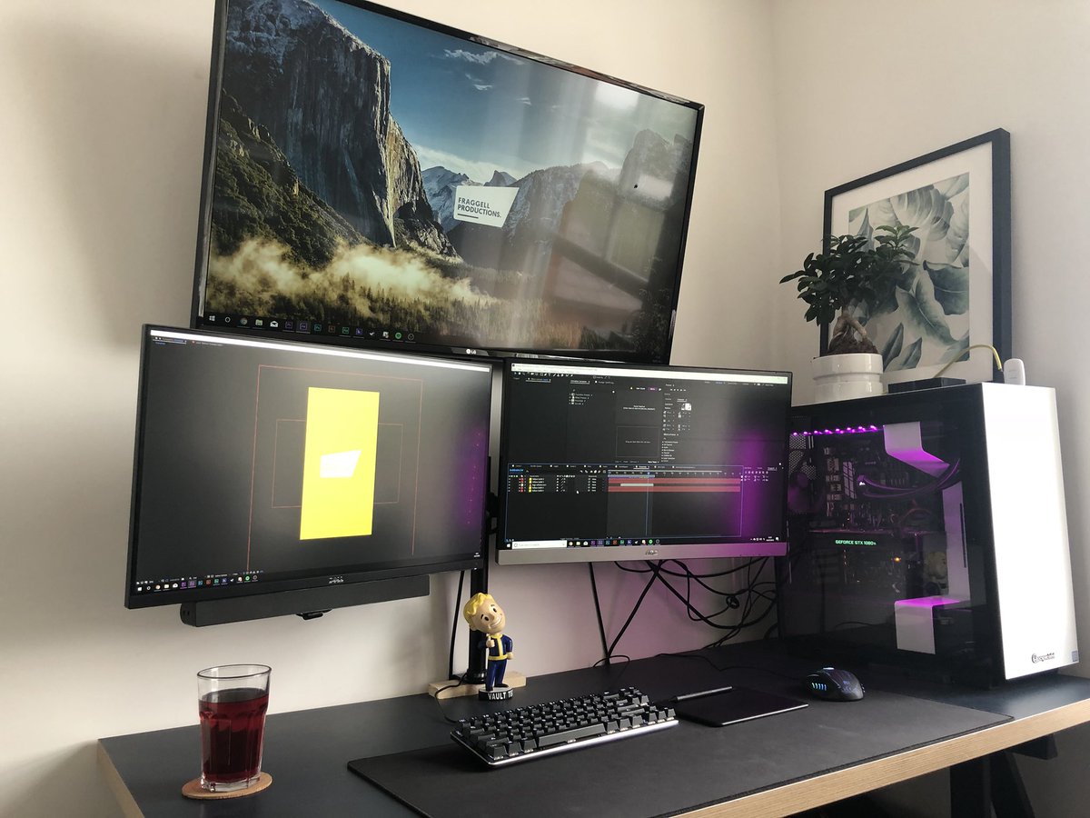 FraggellPro's tweet photo. The two edit stations are now complete ⚡️
#dreamsetup #setup #setupgoals #editstation #workspace https://t.co/LqmDw08sQA