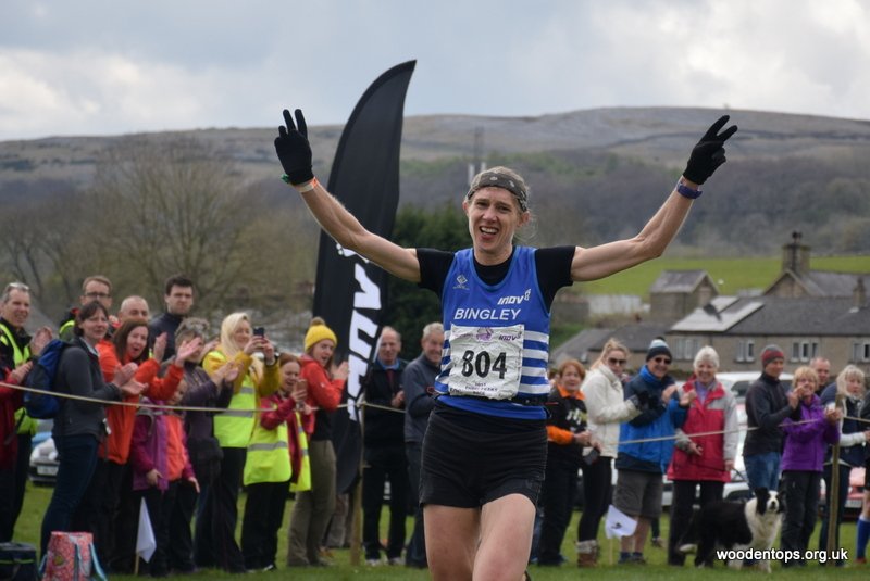 WoodentopsFR's tweet image. Victoria Wilkinson of Bingley Harriers now holds the famous race records for the 3 Peaks, Burnsall Classic &amp;amp; now the Ben Nevis today, absolutely brilliant &amp;amp; surely now secures the title of best ever female fell runner....A legend from Yorkshire, where else?! #superwoman #legend