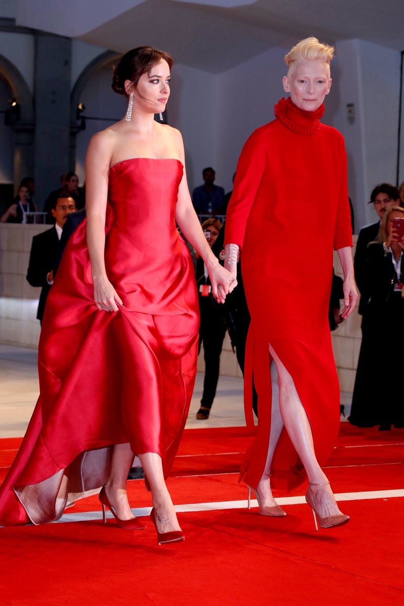 DakotaJLife's tweet photo. Dakota and Tilda Swinton at the Suspiria premiere tonight at #Venezia75  ❤️ https://t.co/w4XItWq2KE