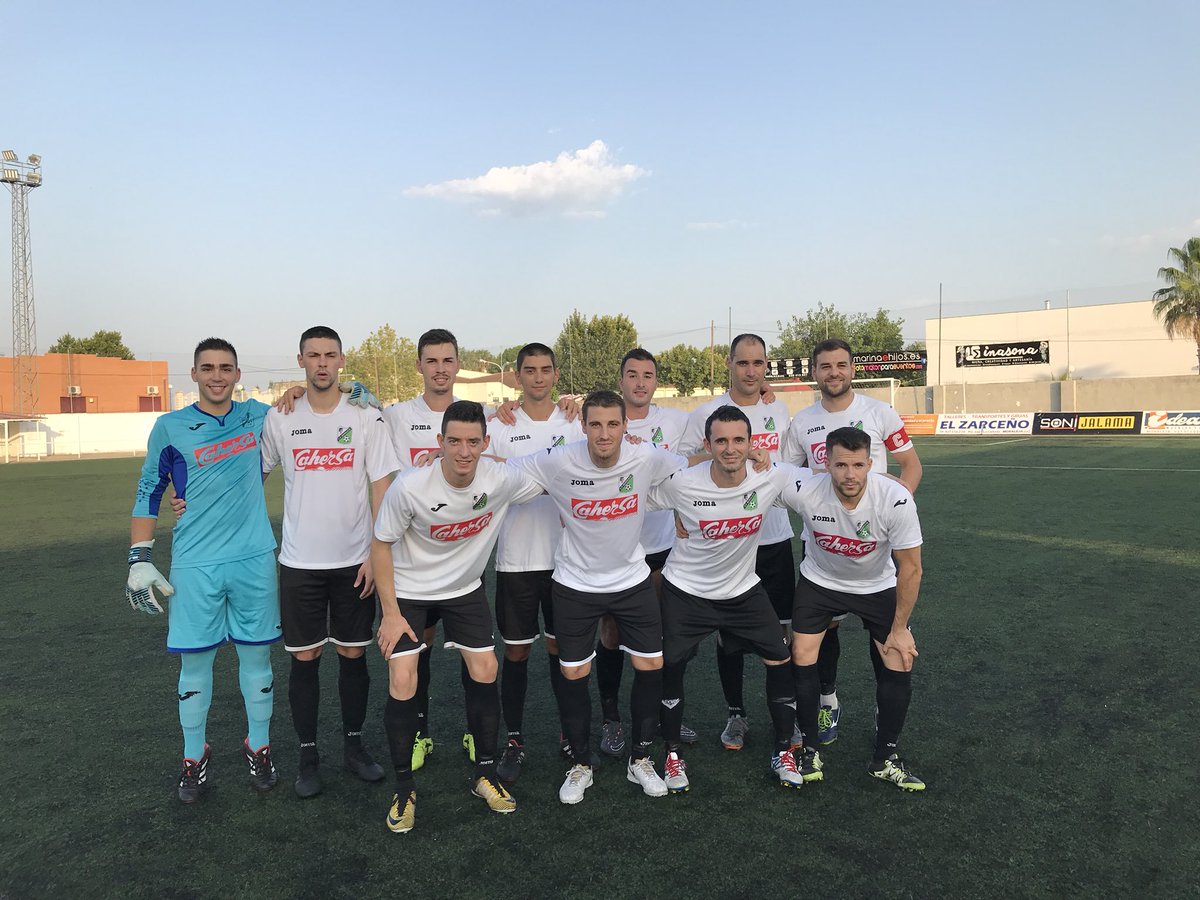 moralejacp's tweet photo. En directo desde el campo de la Vega !!🎙🎙

Vamooosss que comienza el partido!!👍🏻👍🏻

CpMoraleja Cahersa
                ✅
@CPMontehermoso 

#Abónate⚪️⚫️
#VamosAporTodas💪🏻⚽️💪🏻
#AupaMoraleja💚🖤💚 https://t.co/RJAyacgcEa