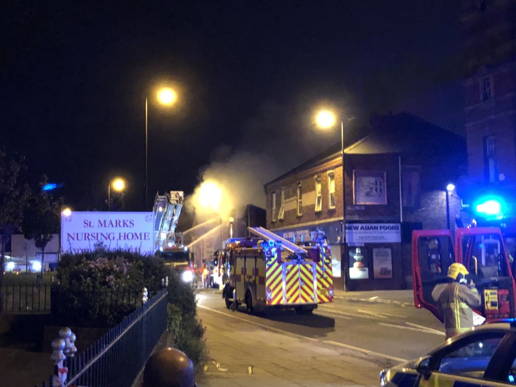 SpeakUpSun's tweet image. It is #Borneo, not the #MountainDaisy. Here with the staff now, talking with the police &amp;amp; fire brigage. The smoke’s getting whiter but still billowing strong for now.