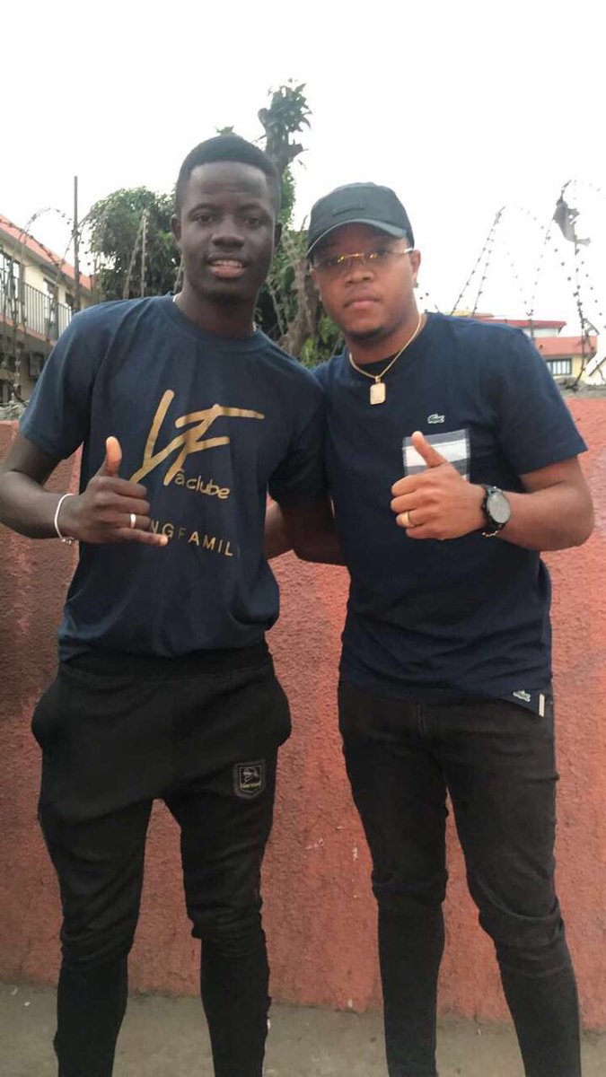 louriniel's tweet photo. @Young_Family_ @OkenioM @LilMac_Dq @LilBoyYF @LilFox94 @NelloBoy_2k @FabioDeFreita14 @DeivlyX @JozGotti ❤️ https://t.co/JHLnLTyIMG