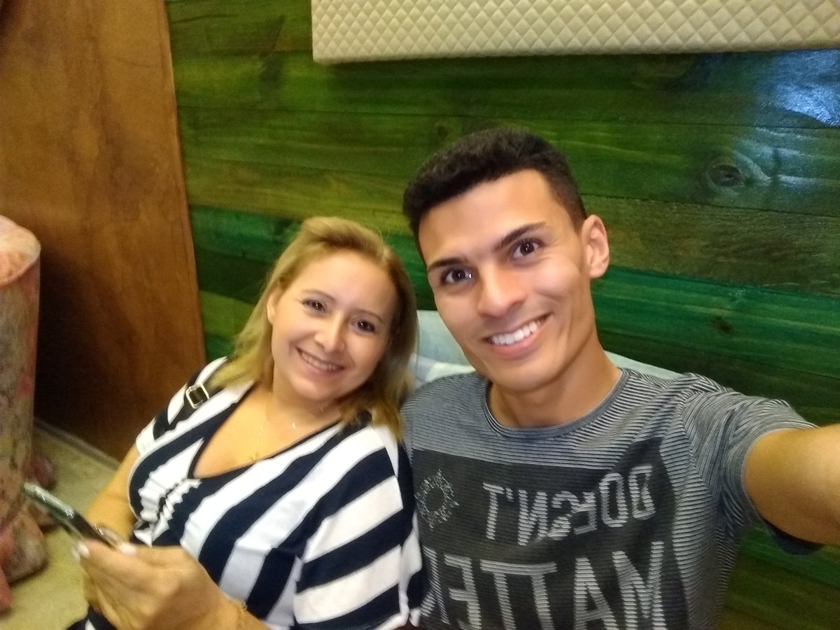Aguardando... dar 21hrs para assistir <a href="/oultimocapitulo/">O Último Capítulo 📻📺</a>  vem gente ainda dá tempo !! <a href="/marixareal/">Mariana Xavier</a>  estamos na plateia em hahaha beijos