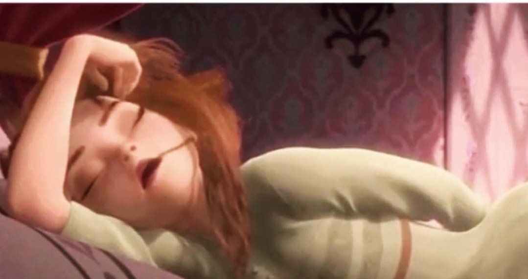 teachergoals's tweet photo. Others: Let's go out, it's the weekend!

Me:

#teacherlife https://t.co/52jbS06xFU