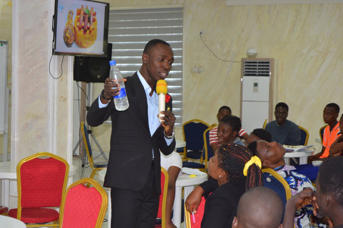 JeffreyEhikioya's tweet photo. TODAY IN LAGOS

Training teenagers to become entrepreneurs.

Our focus was on personal branding and marketing. These youngsters are indeed smart

@oneafricanchild
#OneAugustSmile #oac #etrac #teenagers #businessschool #entrepreneurship #marketing #training https://t.co/rVsHwTgwQU