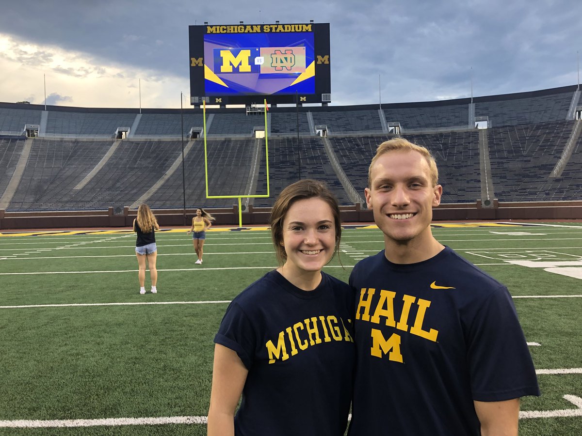 cwarmuskerken's tweet photo. Mom I made it! #goblue #bighouselive https://t.co/xNWcxvWyI9