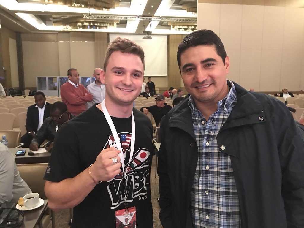 Happy 42nd birthday to hall of famer and all time great Erik Morales. Disfruta campeón! 