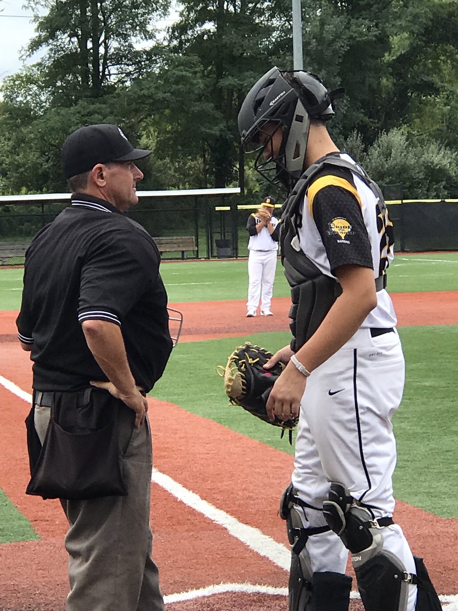 PODPrep_IC's tweet image. Prep Gold wins Game 2 9-2 behind outstanding pitching by Gavin Henderson. #diamondnation #podproud #prepgold