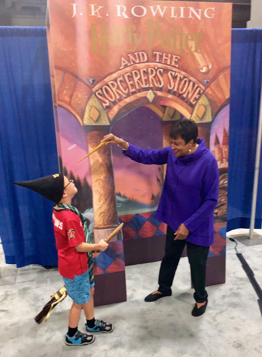 LibnOfCongress's tweet image. Wingardium Leviosa! Books are magic! We have fun activities throughout the #NatBookFest. What’s your favorite? #HarryPotter