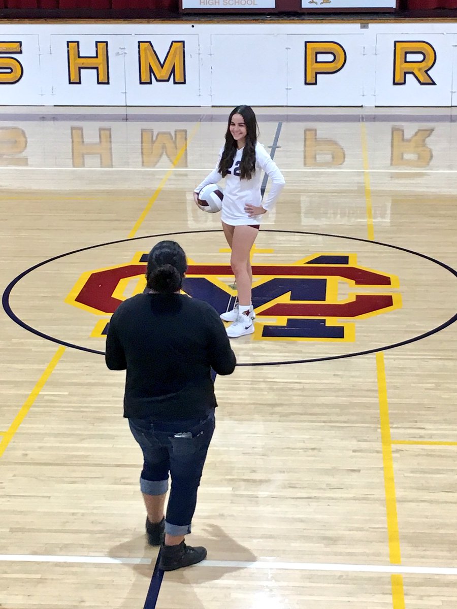 CSHMVolleyball's tweet photo. Media Day!!! All smiles and fun as we trade the sweat for make up today while we take some team photos before we enter league play. #cshmvb #glamsquad #imreadyformycloseup https://t.co/TidVp8kqkG