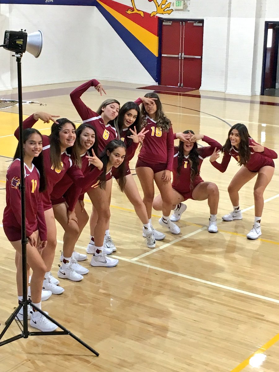 CSHMVolleyball's tweet photo. Media Day!!! All smiles and fun as we trade the sweat for make up today while we take some team photos before we enter league play. #cshmvb #glamsquad #imreadyformycloseup https://t.co/TidVp8kqkG