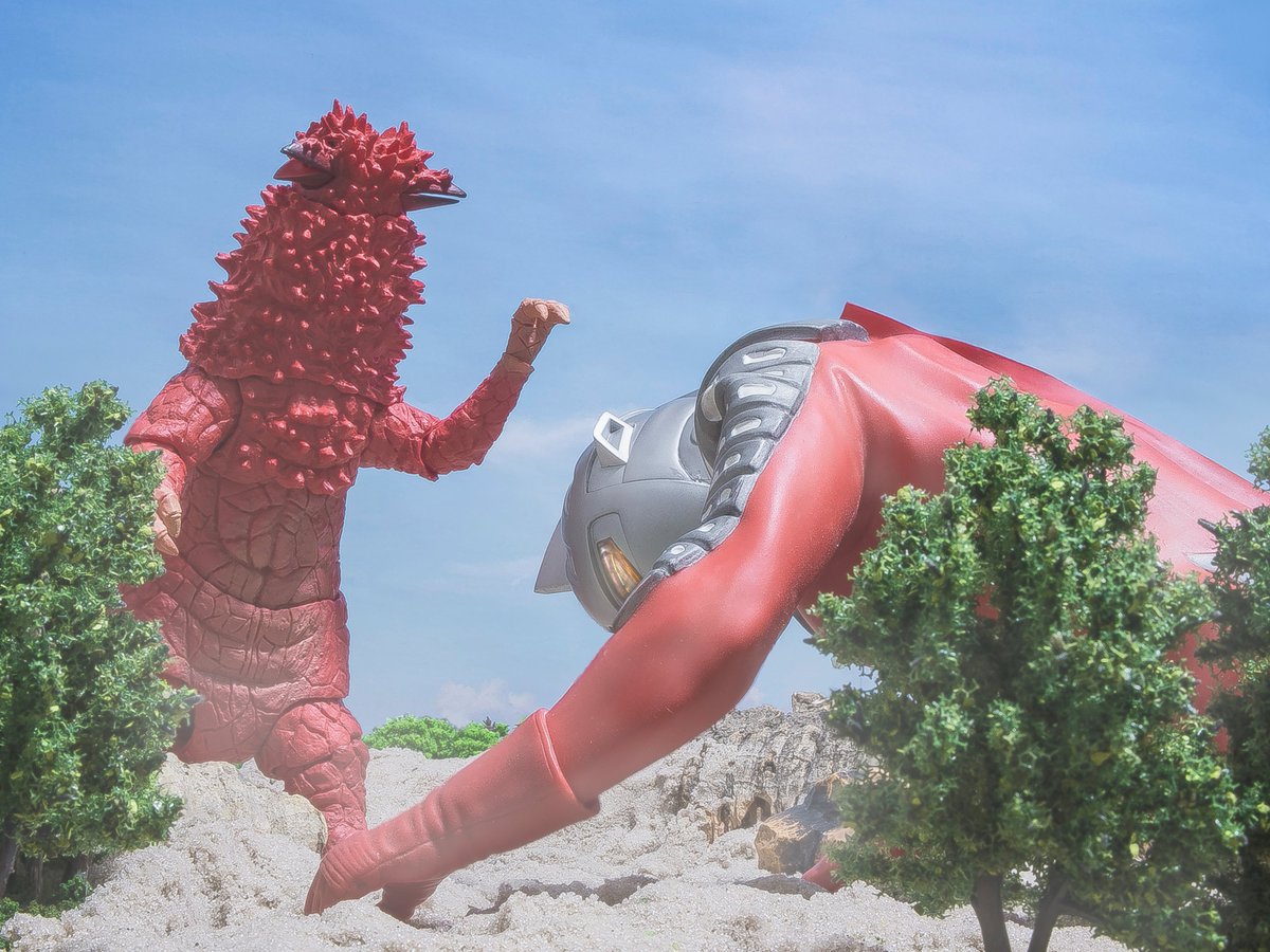 Mars3955 در توییتر 真面目にもパンドン でも奥行きが欲しかったのでセブンはｒａｈ2 0 ウルトラアーツ ウルトラセブン パンドン フィギュアーツ写真部