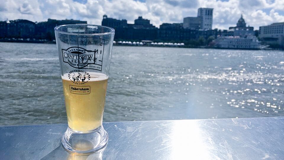 hoplightsocial's tweet photo. Can’t beat this view right now! Enjoying the great beers and views at @SAVCraftBrew! #sav #savbeer #gabeer #beerfest #labordayweekend #cheers #hoplightsocial https://t.co/mAcAt4QbjA