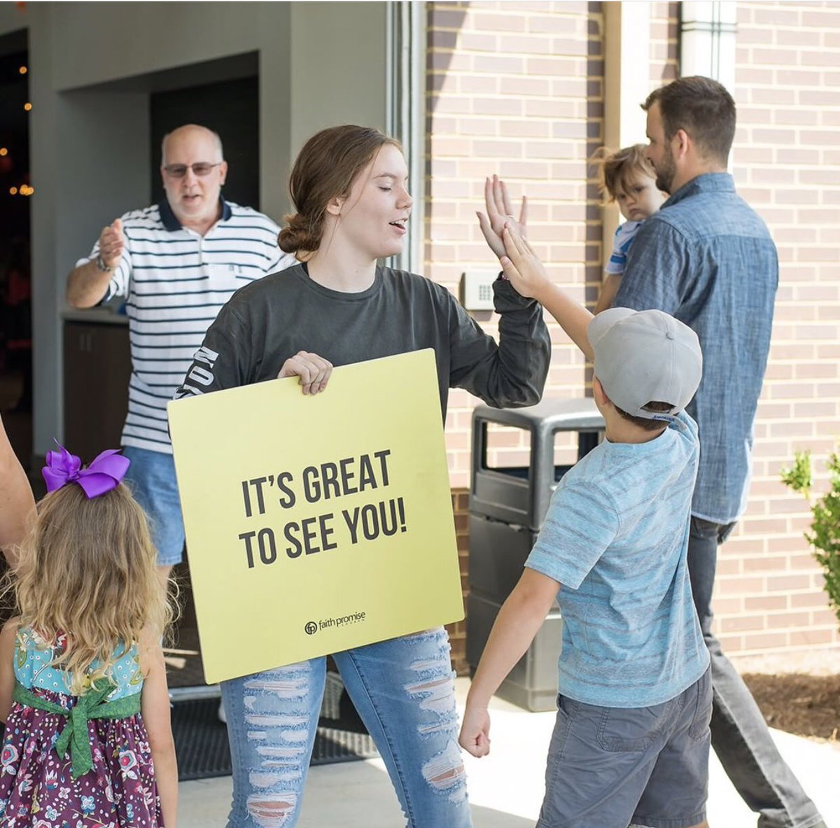 CCChamberTN's tweet photo. Chamber Partner @faithpromise’s new series, Empty Spaces, starts tomorrow 9/2 at 10am! Stop in at the LaFollette location on Jacksboro Pike behind The Local. #chambermembersrock #ChamberPartner #faithpromisechurch #churchesinCampbellCounty https://t.co/RAubBpqaFR