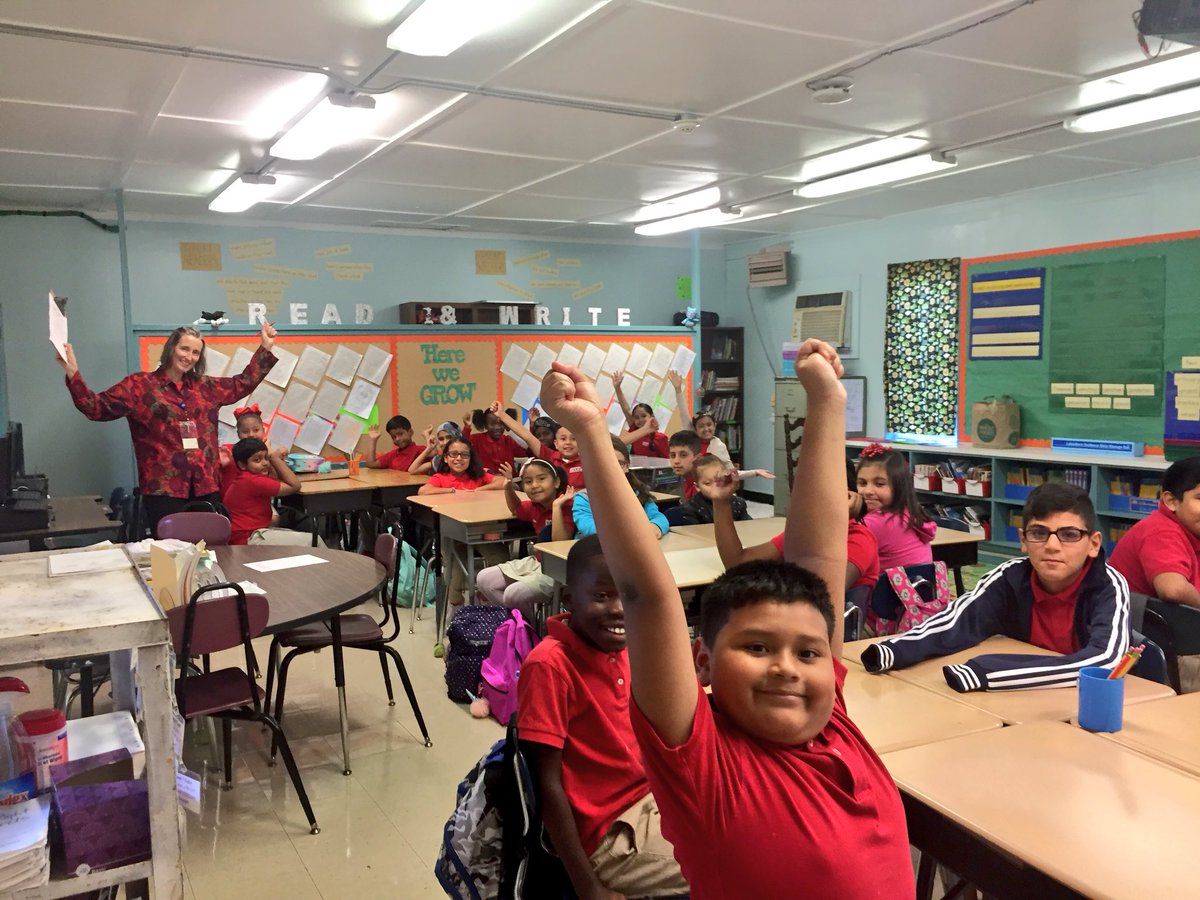 MolinaMmolina1's tweet image. @SuttonES_HISD had a terrific  1st week of school! 🐻👏👏👏#suttonpride #goingforgold