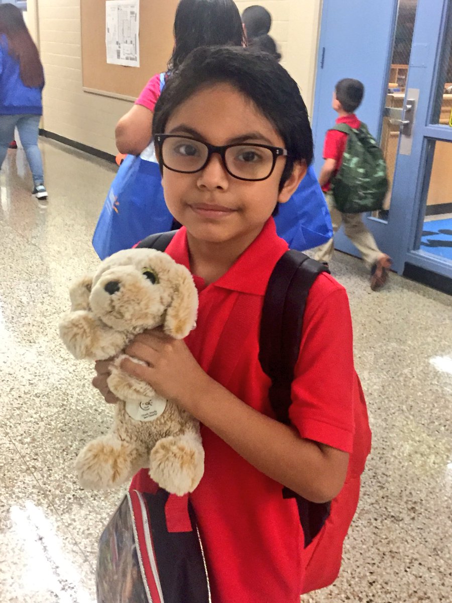 MolinaMmolina1's tweet image. @SuttonES_HISD had a terrific  1st week of school! 🐻👏👏👏#suttonpride #goingforgold