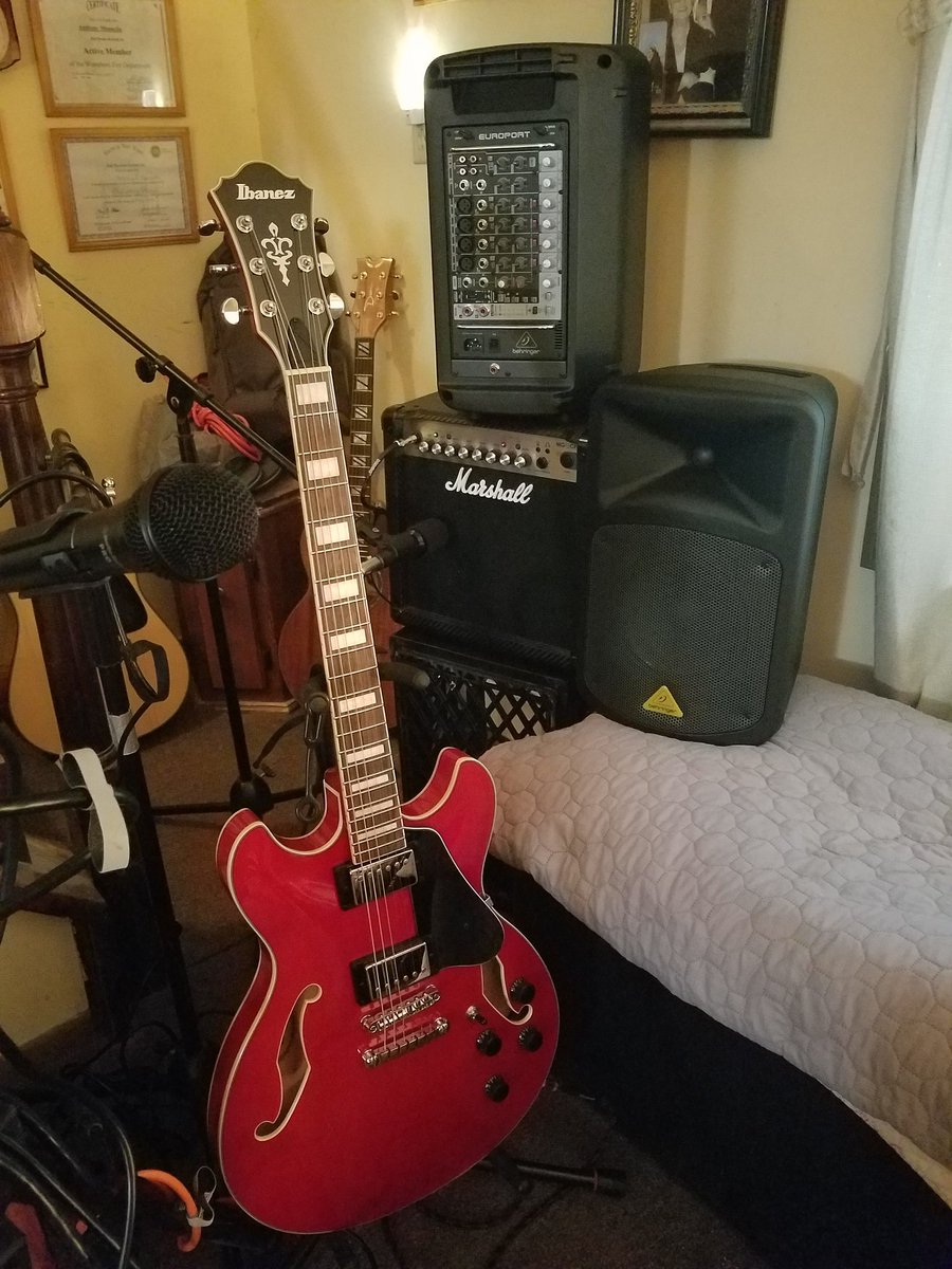 theantman75's tweet photo. #newgearday #sweetwater Dear Sweetwater PICK ME, PICK ME, PICK ME!!! https://t.co/TxZTEcVNBd