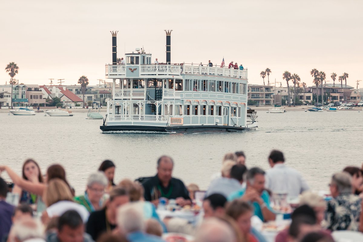 BahiaHotelSD's tweet photo. Need Labor Day plans? Why not cruise around Mission Bay aboard the #BahiaBelle and celebrate with live music, libations and stunning San Diego views. The fun departs Monday at 6:30 p.m. – see ya there!
#LaborDay #MissionBay #cruise  #BahiaResort #MissionBeach  #livemusic https://t.co/gV69H2Z6Dj
