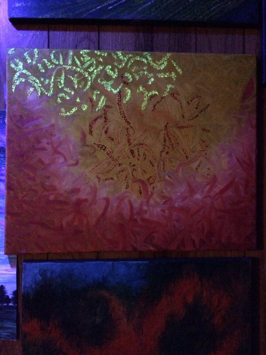 gmoneypaintings's tweet photo. #glow #UVsensitive new direction https://t.co/W7Qb9I9HW7