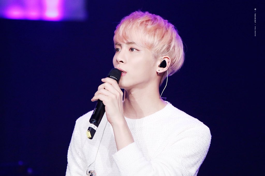 𝕛𝕠𝕟𝕘𝕙𝕪𝕦𝕟’𝕤 𝕤𝕡𝕒𝕔𝕖 ☾ tweet media