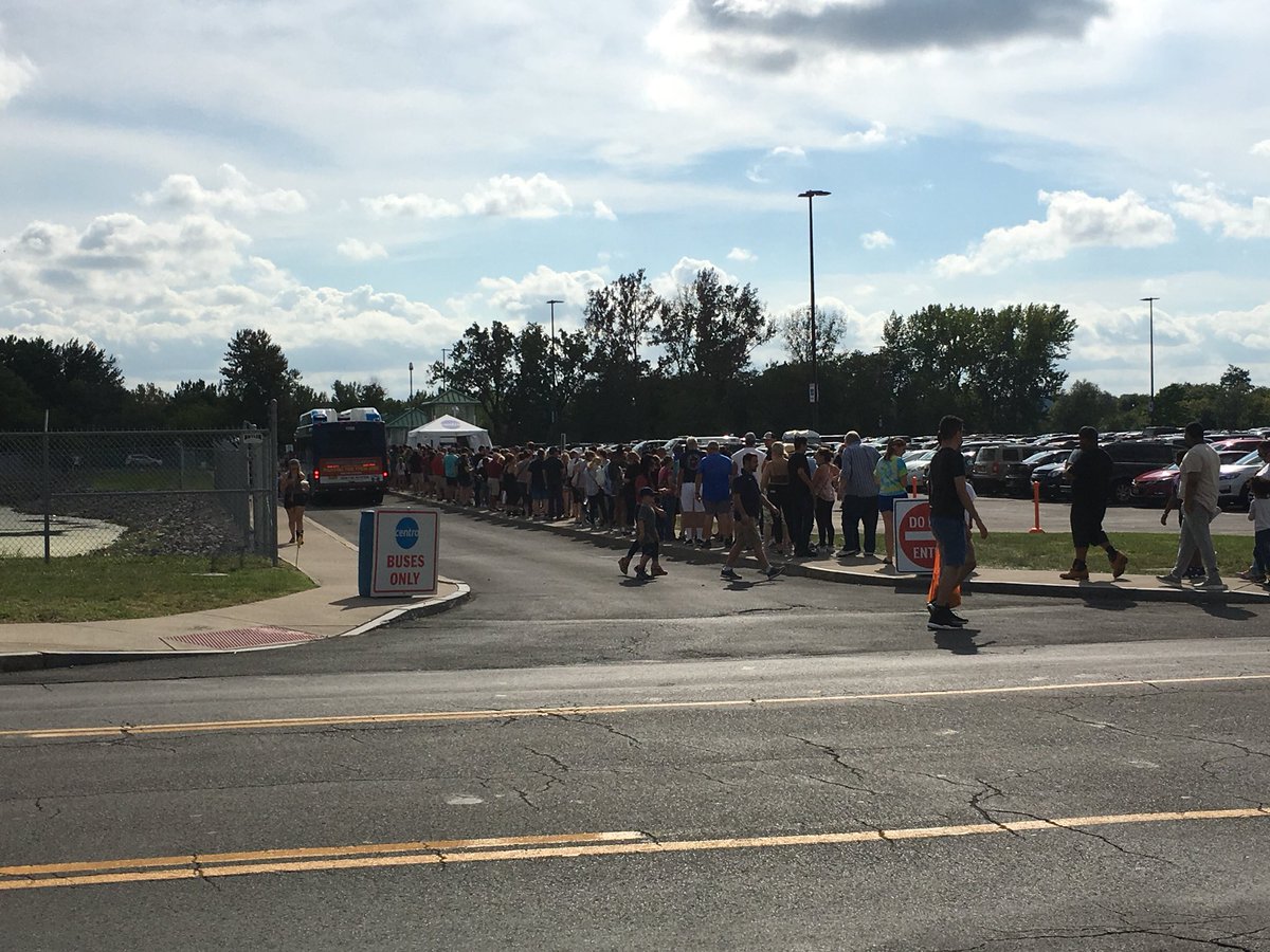 Check out this line at the Park and Ride into the #NYSFair at Destiny USA! The line is long, but it’s moving fairly quickly.
