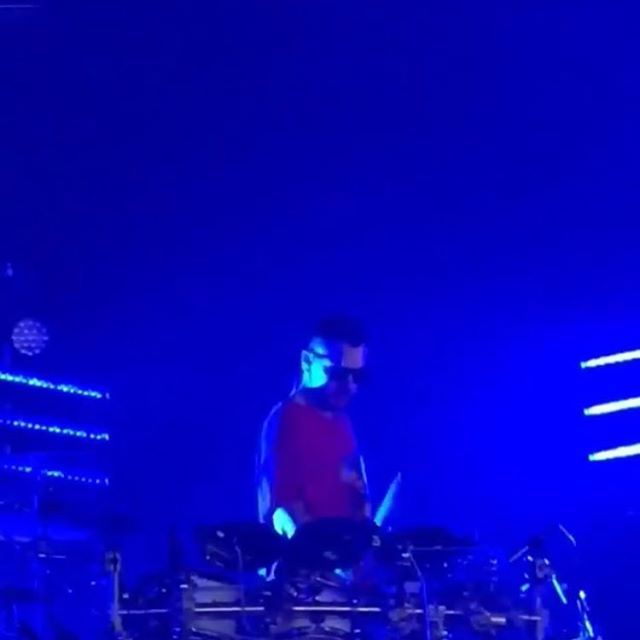 jolievie123's tweet photo. #cityofangels #hailtothevictor #30secondstomars #jaredleto #shannonleto #stevieaiello #marsinaustria #monolithtour #graz #austria https://t.co/xrOUyIckxG