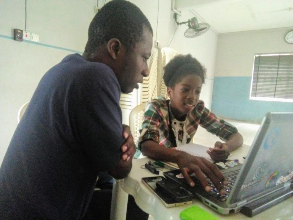 CodeRookies's tweet image. That moment when explaining #CSS selector, property &amp;amp; value, &amp;amp; not clear. The moment she gets it right &amp;amp; using it correctly. @ossia #WeekendCoding #SummerCoding #CatchEmYoung #KidsCoding #CodeNewbie @oke06 @Iam_Oluwadamsel @tanner_crow @learningcode @mozilla #WebDesign @codeorg