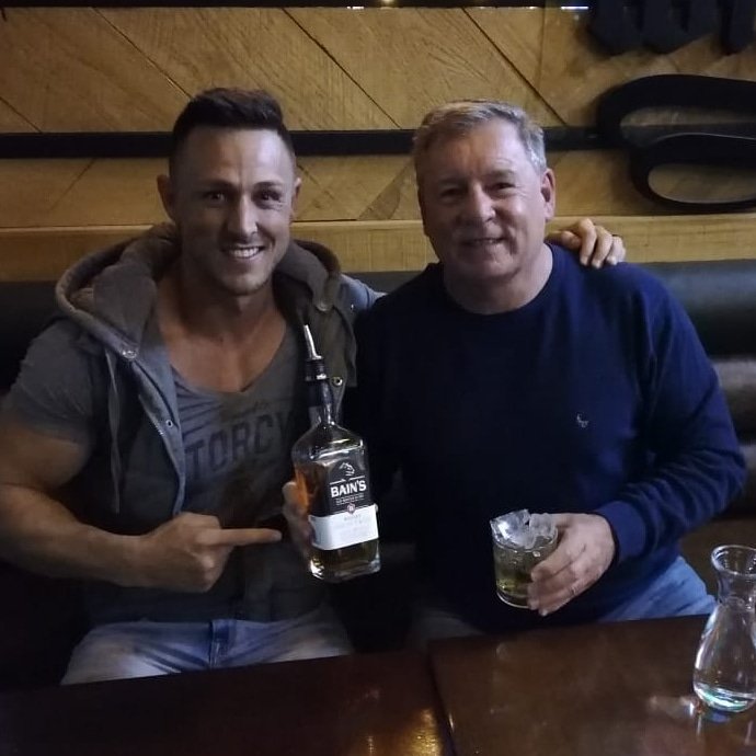 Just love Pretoria &amp; visiting family. No better place to spend an evening than #MaltBar&amp;Grill, Silver Oaks Crossing, #Silverlakes with @BainsWhisky on September special 😁
#WorldsBest #GrainWhisky #WWA2018 #proudlySA 🇿🇦 #whisky #TheJamesSedgwickDistillery #heartWellington