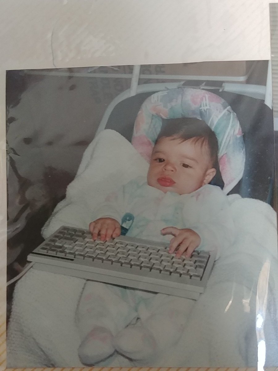 Sc00lice's tweet photo. "Dan how do you type so fast????"
I was literally born with a keyboard in my hands https://t.co/ihVxkKEFen