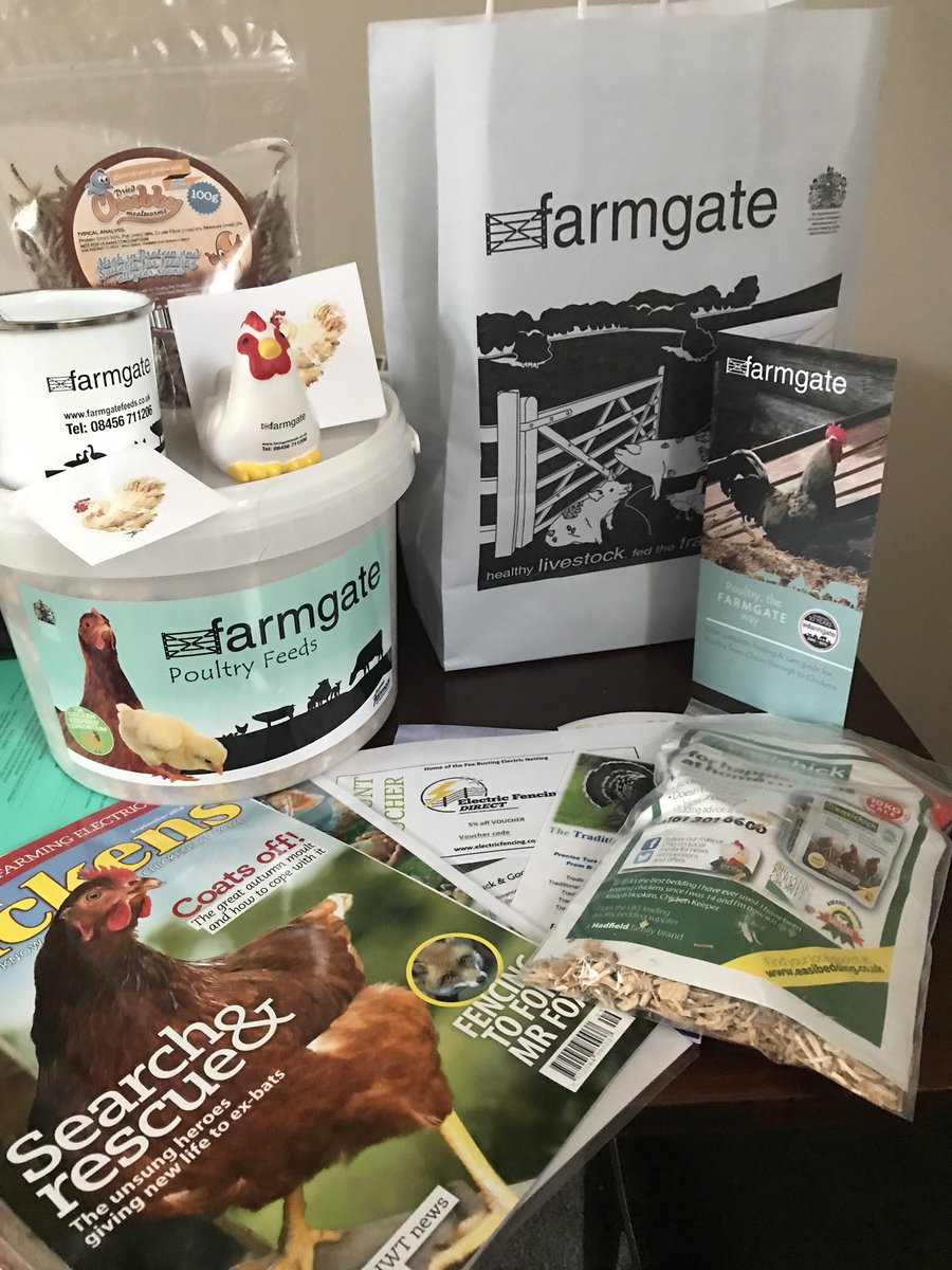 A great afternoon out at the Chicken Keeping Consortium with Susie at Pages Poultry, Brilliant presentation from Claudia &amp; Lewis plus the cakes were amazing! <a href="/lwescott/">Lewis</a>  <a href="/DrChicken/">Lewis  Dr Chicken</a> <a href="/BGPoultry/">Bury Green Poultry</a>  #hens #chickens #poultry