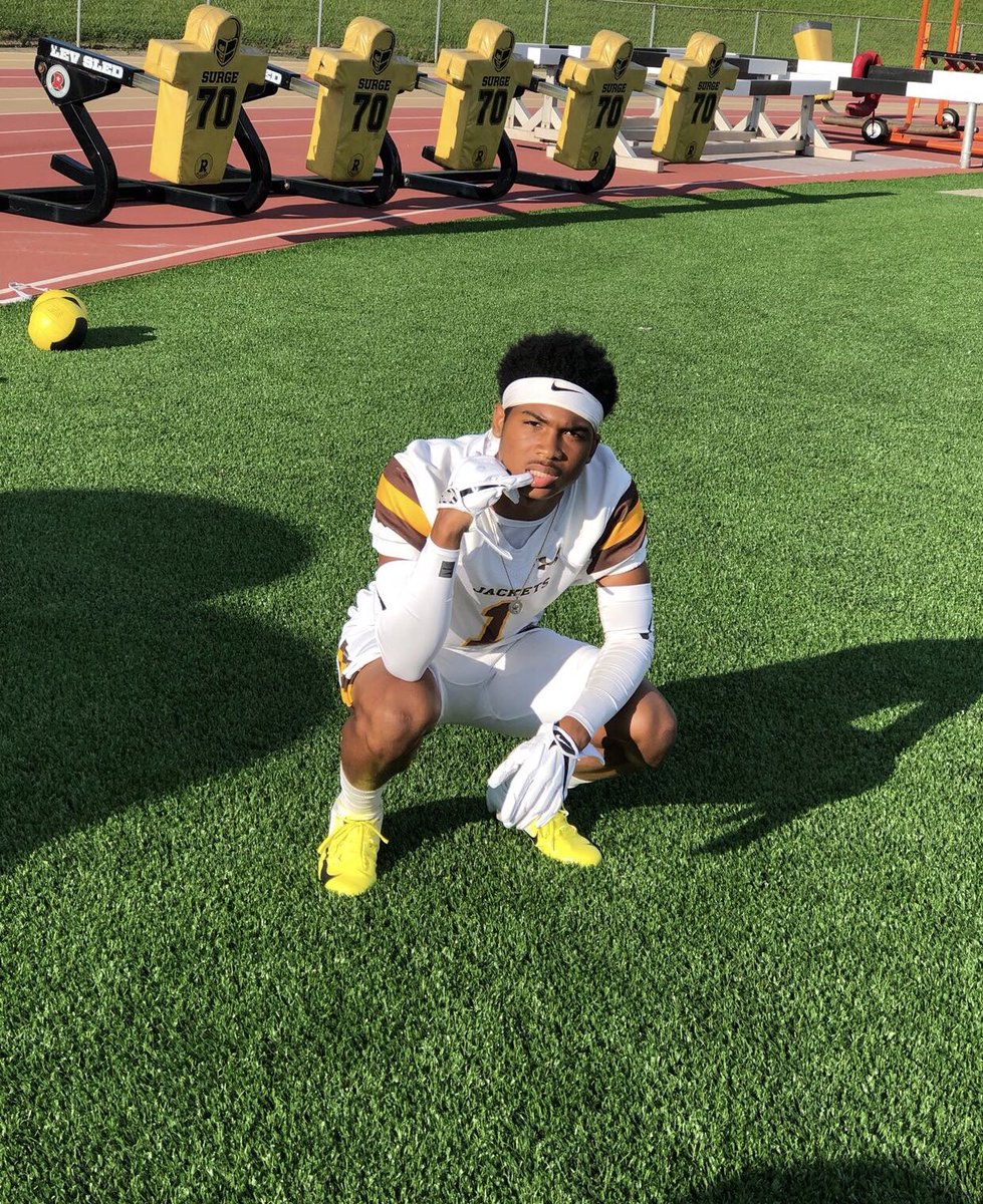 popeb_12's tweet photo. Kodak boppin🤪 #mySzn #BW22 https://t.co/zv5qcmC8Zk