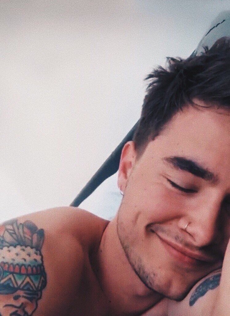 Goodnight to kian lawley only happy birthday again baby <3 