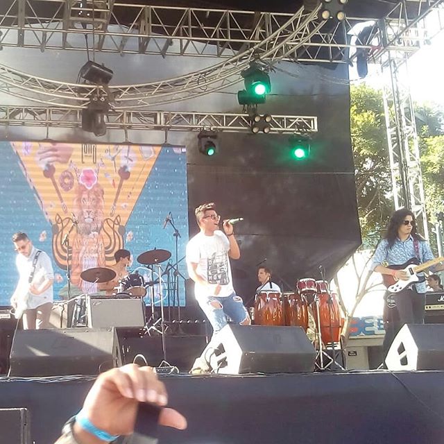 CrestaMetalica's tweet photo. En tarima @lostripland en la tarima del @#paixfest #CrestaEnVivo #Tripland #PaixFest #PaixFestival #MusicExperience #ExperienciaPaix #ExperienciaPaixFextival #ExperiencePaix #ExperiencePaixFest #ExperiencePaixFestival #Festival #Caracas… https://t.co/gUFmFD21LN https://t.co/YX5B5GbRmx