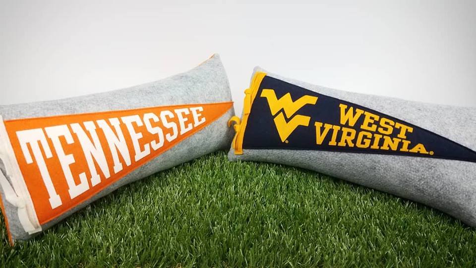 College football is back! Pennant pillows are perfect for the man cave or dorm room etsy.com/shop/MimiGriff… #tennessee #westvirginiauniversity #wvu #tennesseevols #govols #vols #volsfootball #collegefootball #dormroomdecor #mancave #pennantpillow